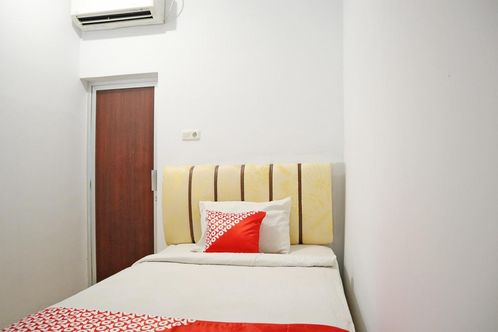 Hotel OYO 1673 M Authentic Kost Man Padang  Exterior foto
